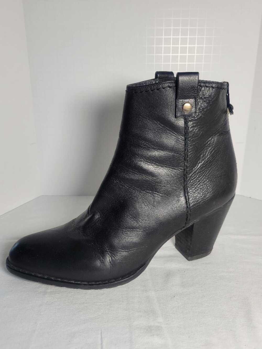 Stuart Weitzman Black Leather Back Zip Ankle Boots 9.5M Made in Spain